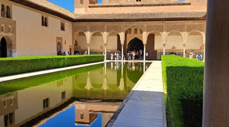 Alhambra Granada: Spain’s Iconic Moorish Palace Guide