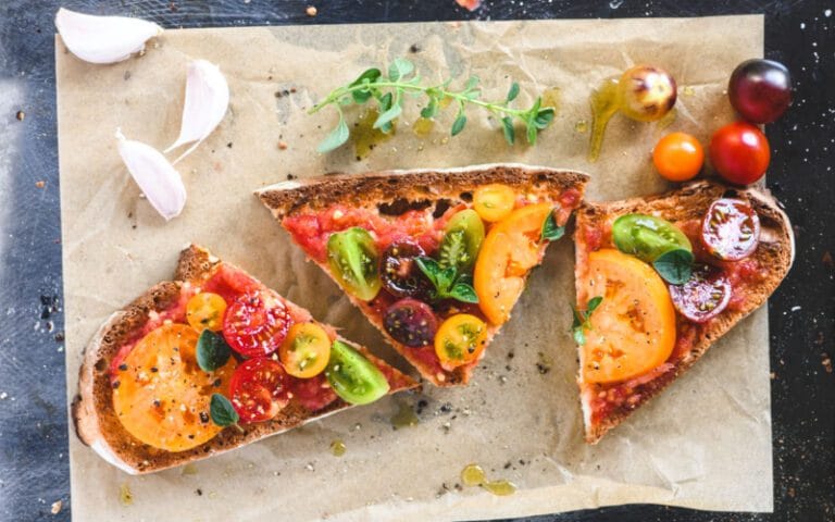 Pan con Tomate: Spain’s Iconic Tomato Bread Spanaly
